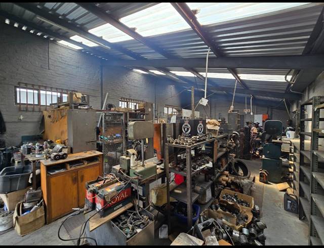 143M² WAREHOUSE TO LET IN BENROSE